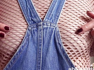 Skinny chick strips her skimpy clothes to enjoy solo masturbation