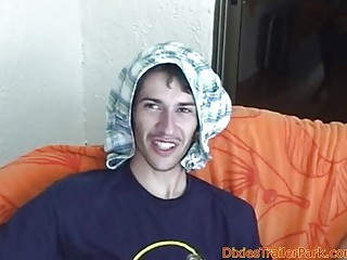 Amateur teen enjoys sloppy pussy licking before giving a blowjob